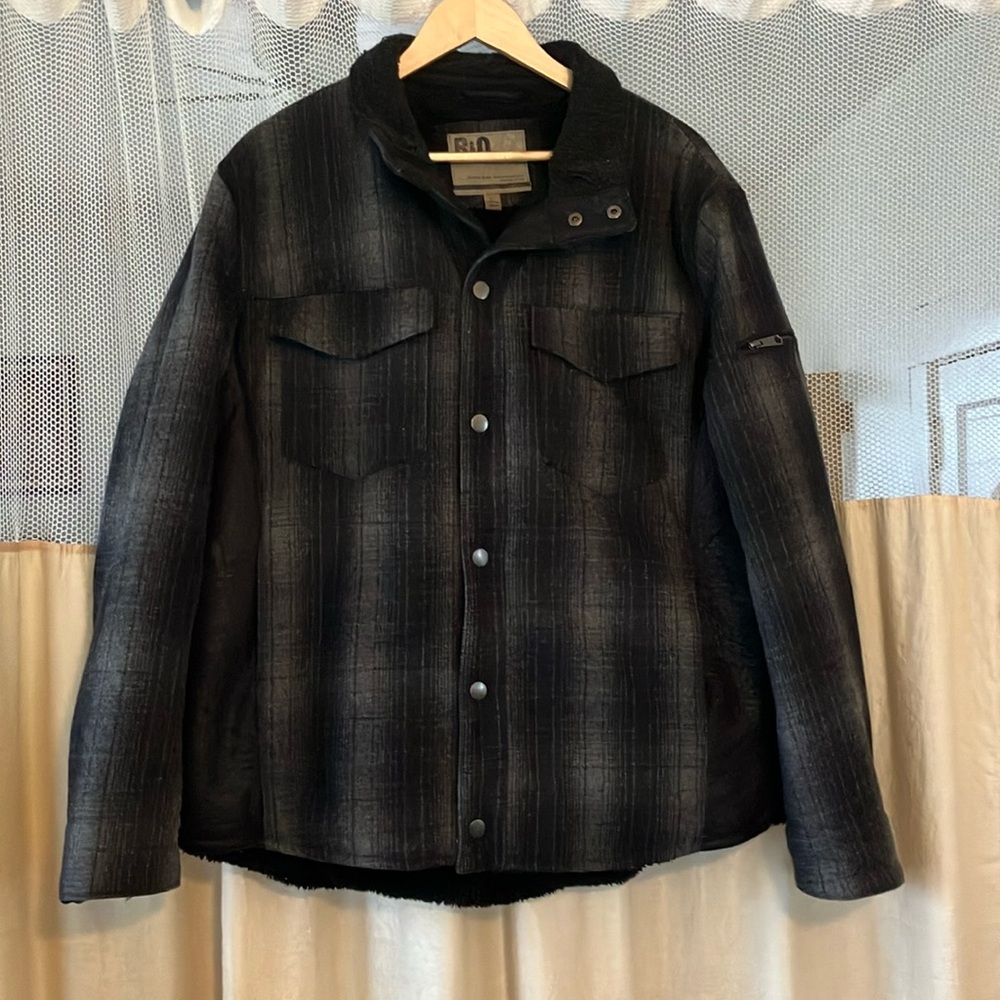 R & O men’s button up coat